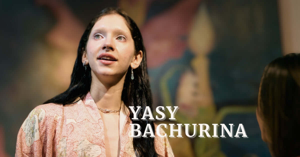 Yasy Bachurina engaging with visitors at the TENÚ exhibition at The Charoen AArt, exploring art and perception.