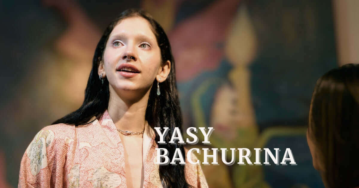 Yasy Bachurina engaging with visitors at the TENÚ exhibition at The Charoen AArt, exploring art and perception.